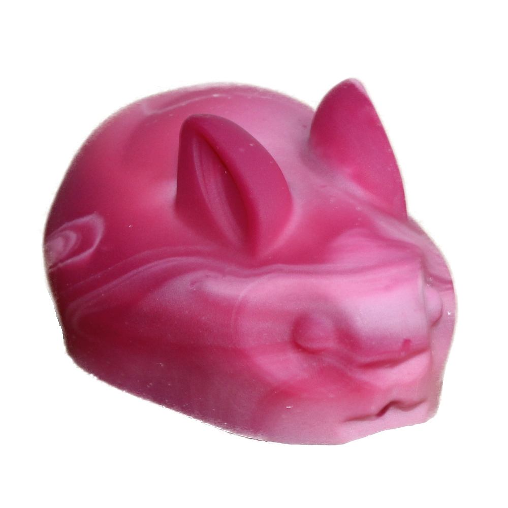 Seife in Form eines kleinen pink-weißen Hasen. Ideal als kleines Geschenk zu Ostern oder als Deko.